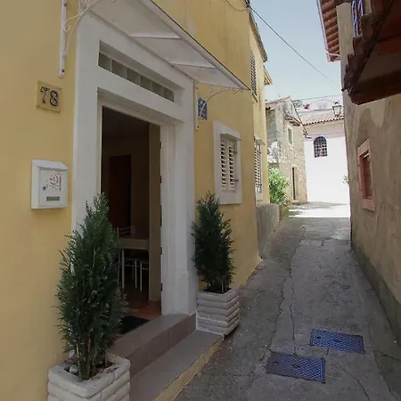 Tancabel Apartment